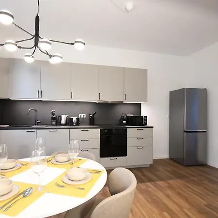 Modern Design In Essen-mitte For 4 Apartman *