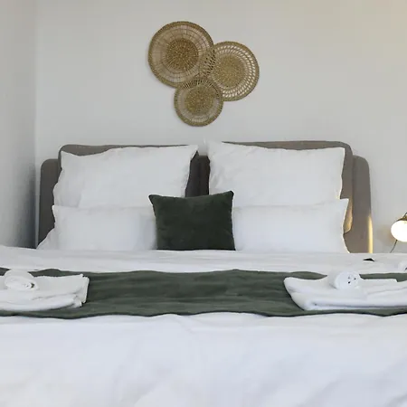 Modern Design In Essen-mitte For 4 * إسن