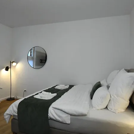 Modern Design In Essen-mitte For 4 Apartman *