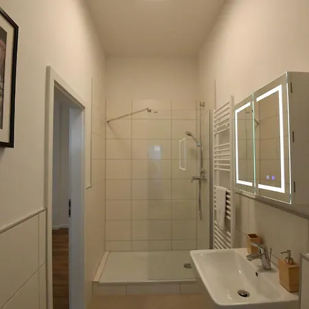 Modern Design In Essen-mitte For 4 Apartman Essen